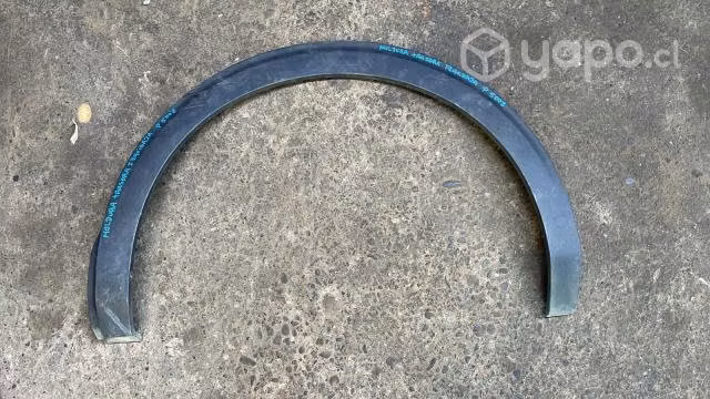 Moldura trasera izquierda peugeot 5008 original
