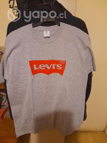Poleras y polerones