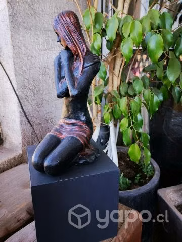 Decoración – Mulata sobre plinto - Imagen 3