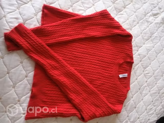 Ropa usada. Entrego en metro la moneda