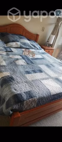 Cama de dos plaza con colchón y dos veladores - Imagen 3
