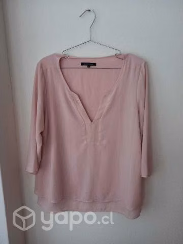 Blusas y polera casi regaladas - Imagen 3
