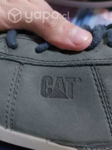 Zapatilla CAT talla 40 1 solo Uso