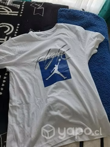Poleras Nuevas Marca Jordan y Guess - Imagen 3