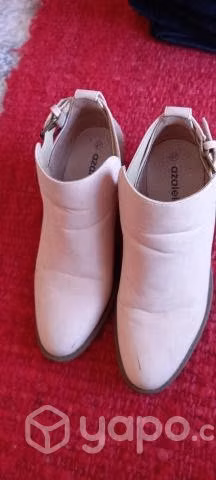 Botín con taco de color rosado talla 37