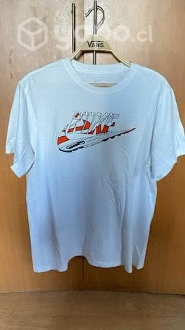 Polera Nike talla M (L)