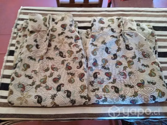 Juego de cortinas más tres fundas de colines