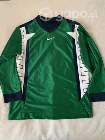 Polera deportiva Nike