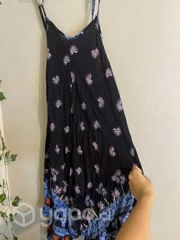 Vestido negro con diseños - Imagen 3