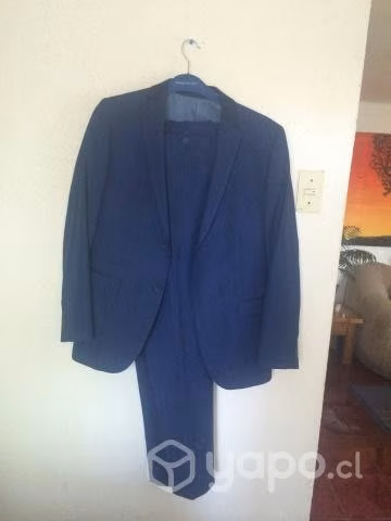 Ambo azul rey usado solo una vez graduacion