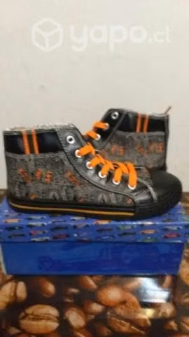 Zapatillas hot Wells talla 33