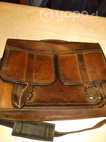 Practico bolso de cuero cafe