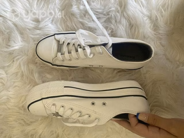 Zapatos blancos nuevos - Imagen 2