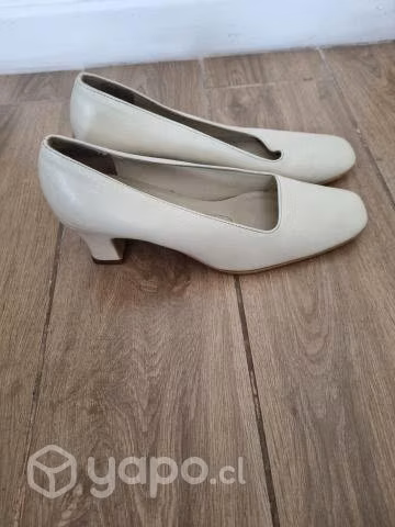 Zapato hush puppies blanco con negro - Imagen 3