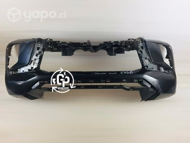 Parachoque delantero Mitsubishi Montero sport 2018