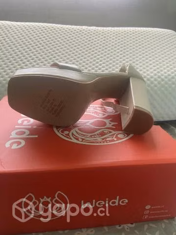 Sandalia Beige