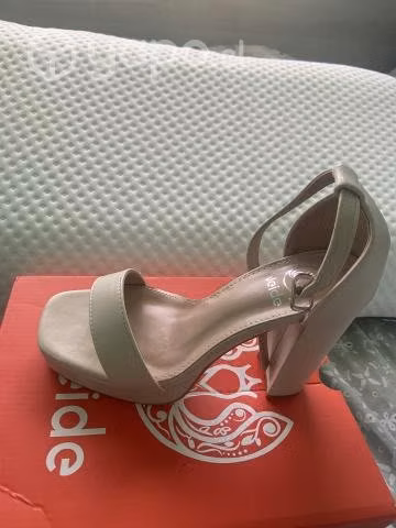 Sandalia Beige