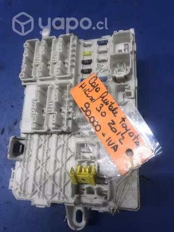 Caja fusible interior Toyota Hilux 3.0 2012