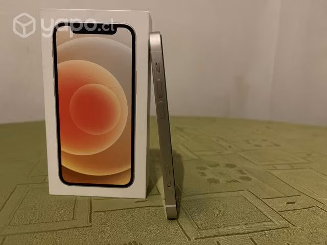 IPhone 12 mini blanco con batería al 100%