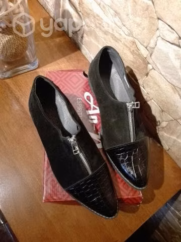 Cómodos zapatos de cuero
