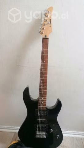 Guitarra Yamaha ERG 121C