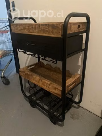 Bar madera y fierro negro