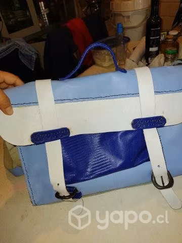 Bolso de cuero nuevo celeste /blanco