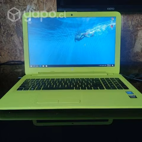 Notebook HP amarillo 4gb ram 500 GB interna amd r4 - Imagen 3