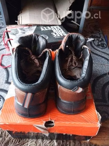 Zapatos de seguridad nuevos - Imagen 2