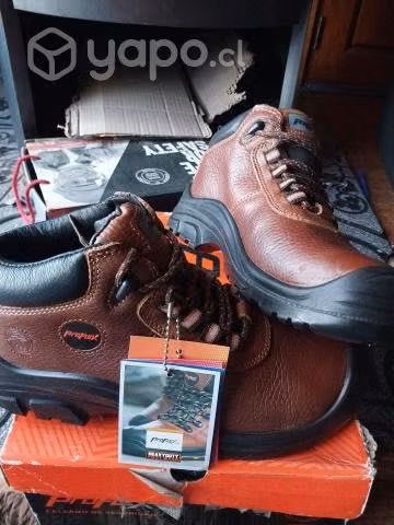 Zapatos de seguridad nuevos