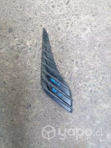 Bisel neblinero derecho toyota yaris e original