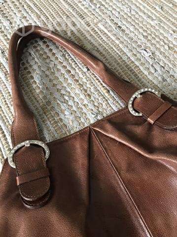 Bella cartera de cuero Pollini - Imagen 2