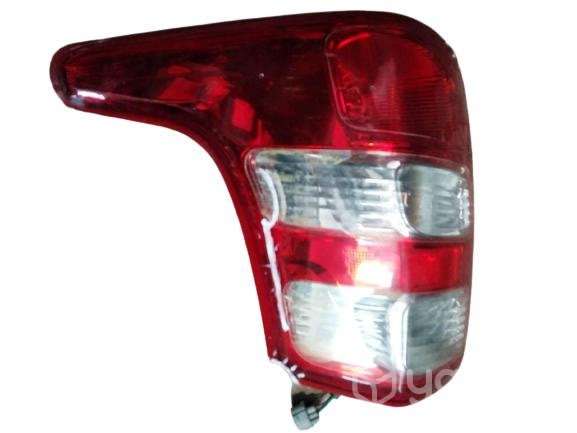 Foco izquierdo mitsubishi l200 año 2016/2019 - Imagen 2