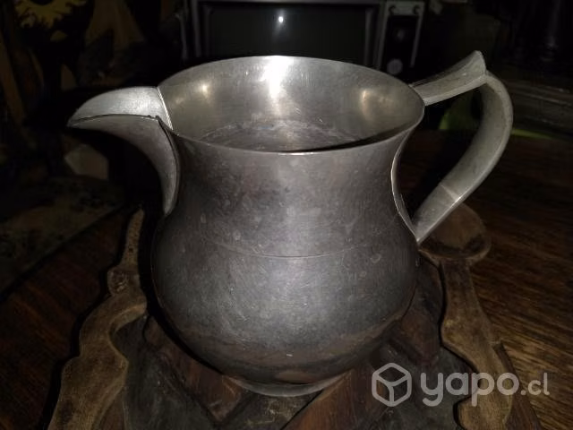 Antiguo jarrón vintage de oración y adorno