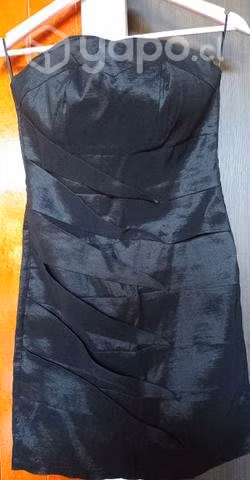 Vestido negro de fiesta ajustado