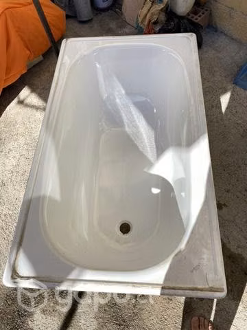 Tina de baño y galon de 5