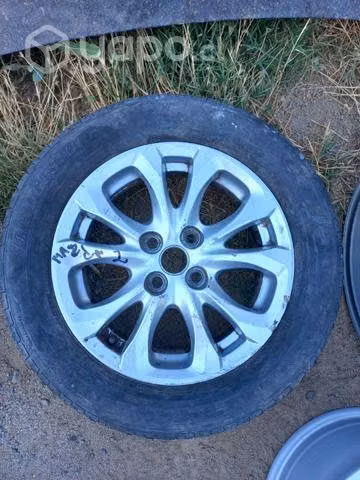 Llanta Mazda2