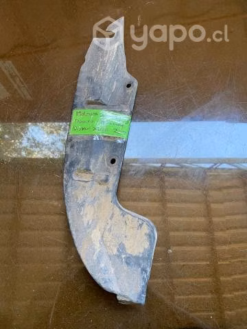 Moldura guardafango trasero izquierdo Nissan Xtrai