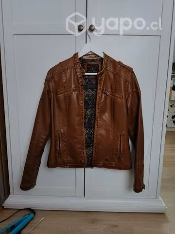 Chaqueta de cuerina talla S