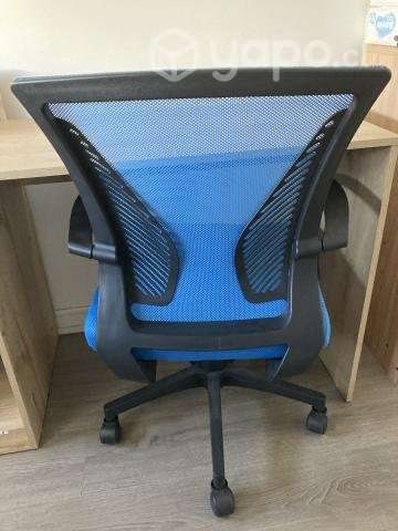 Escritorio con silla - Imagen 3