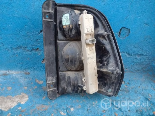 Foco trasero izquierdo chevrolet traiblazer - Imagen 4