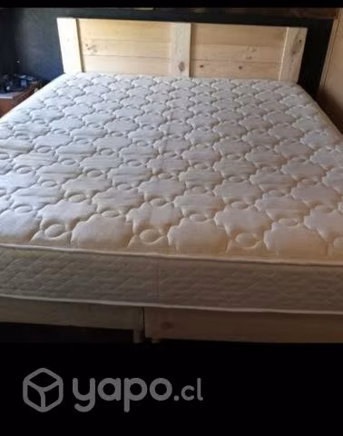 Cama king size con su base de madera a medid