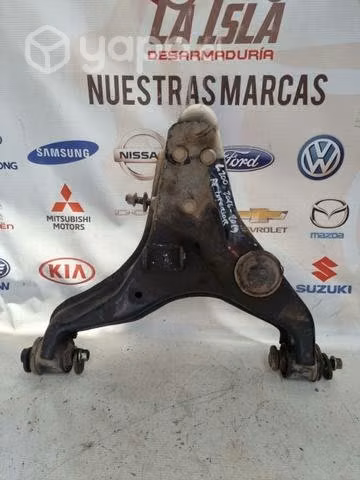Bandeja inferior derecha mitsubishi L200 2016