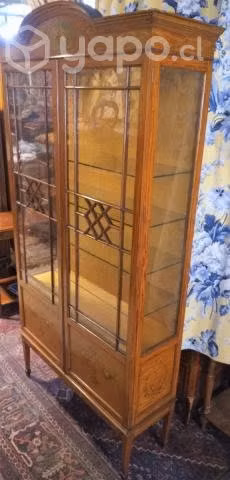 Hermosa antigua vitrina inglesa en satinwood