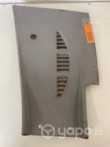 Tapiz cubre pilar trasero der sup Mahindra 2016