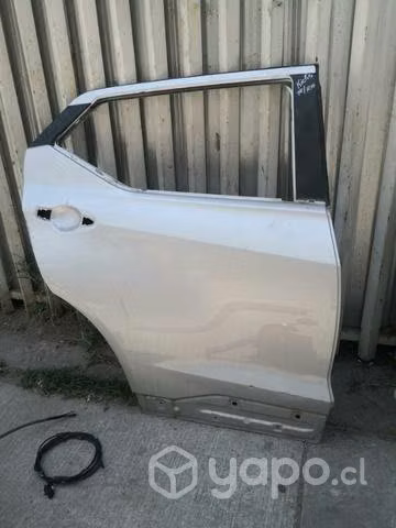Puerta trasera derecha nissan kicks 17 /20