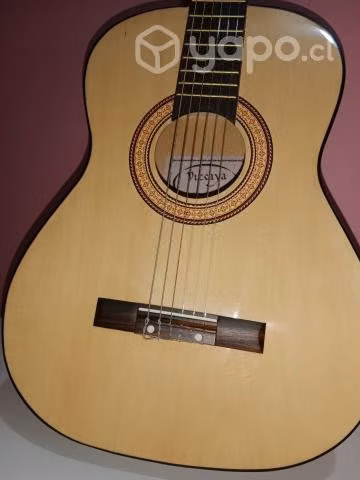 Guitarra acústica nueva