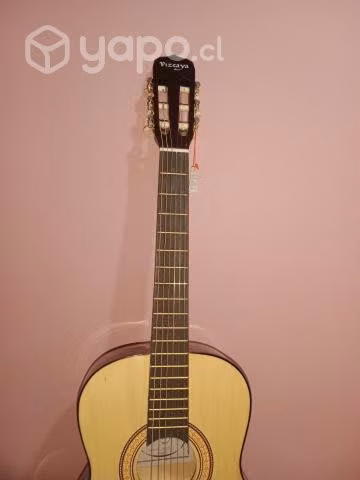 Guitarra acústica nueva