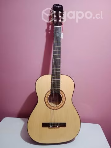 Guitarra acústica nueva