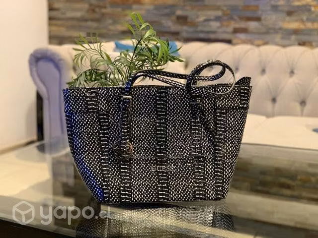 Cartera guess